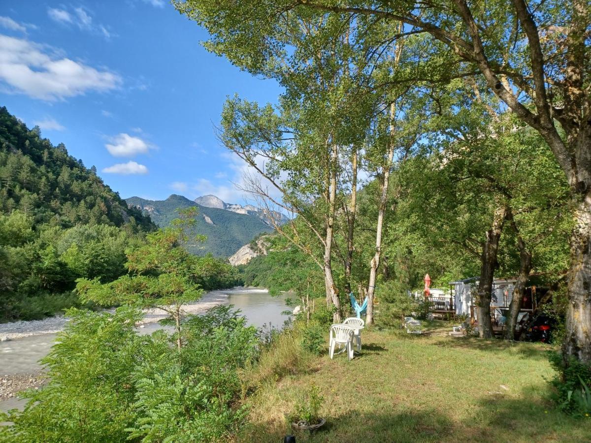 Отель Les Acacias Vercheny Экстерьер фото