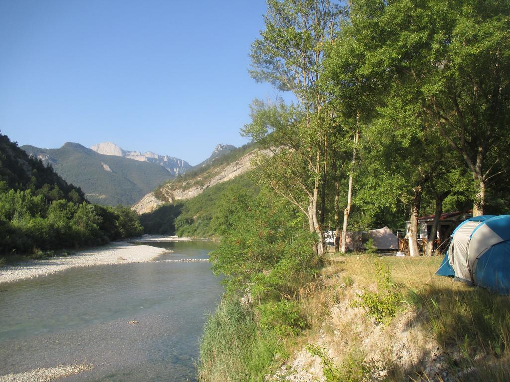 Отель Les Acacias Vercheny Экстерьер фото